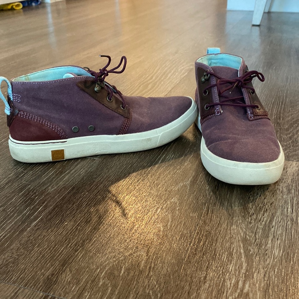 Women’s size 9, Timberland sneakers